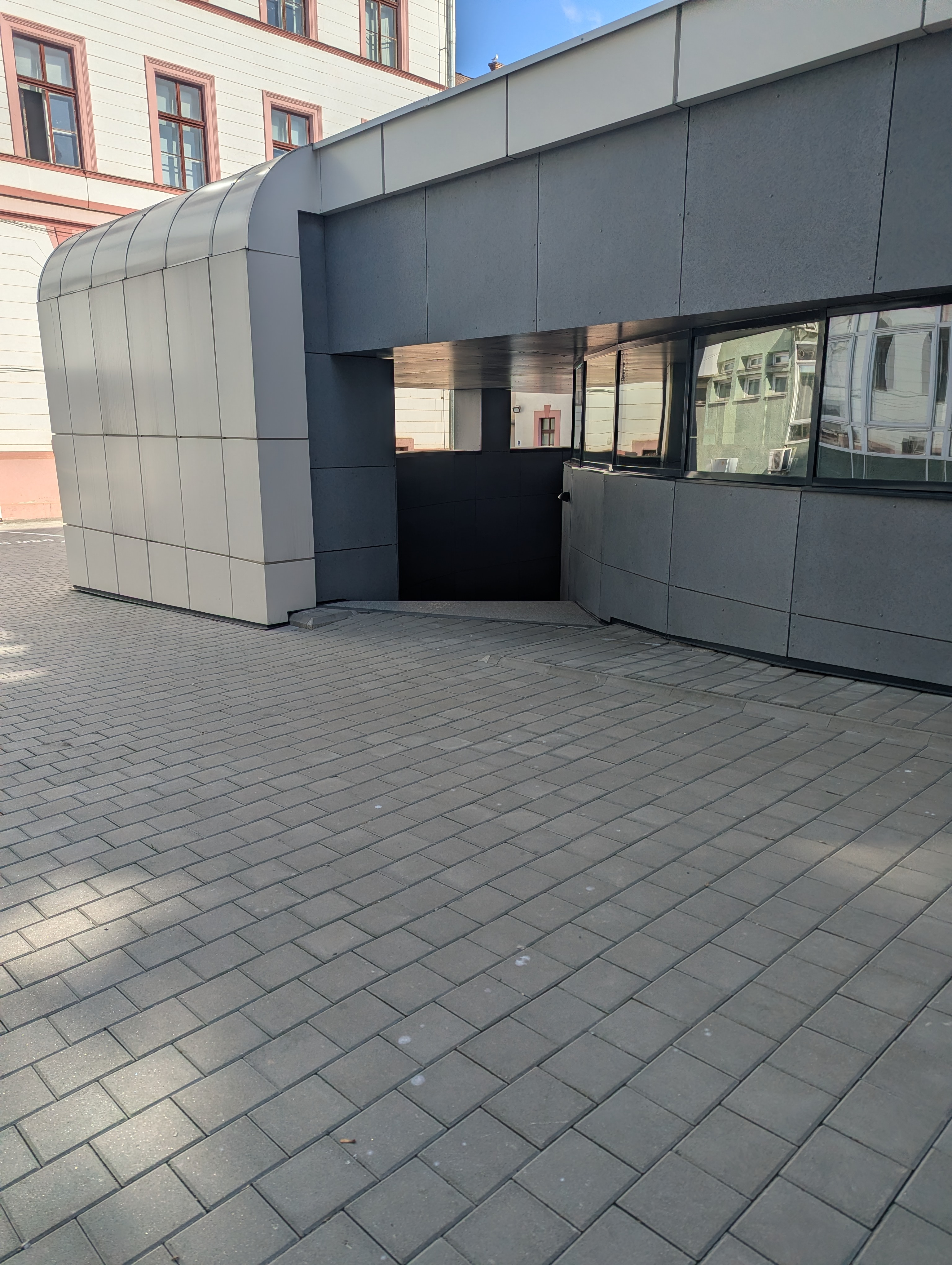 INSPIRE Platform Amphitheatre, str. Arany János nr. 11
